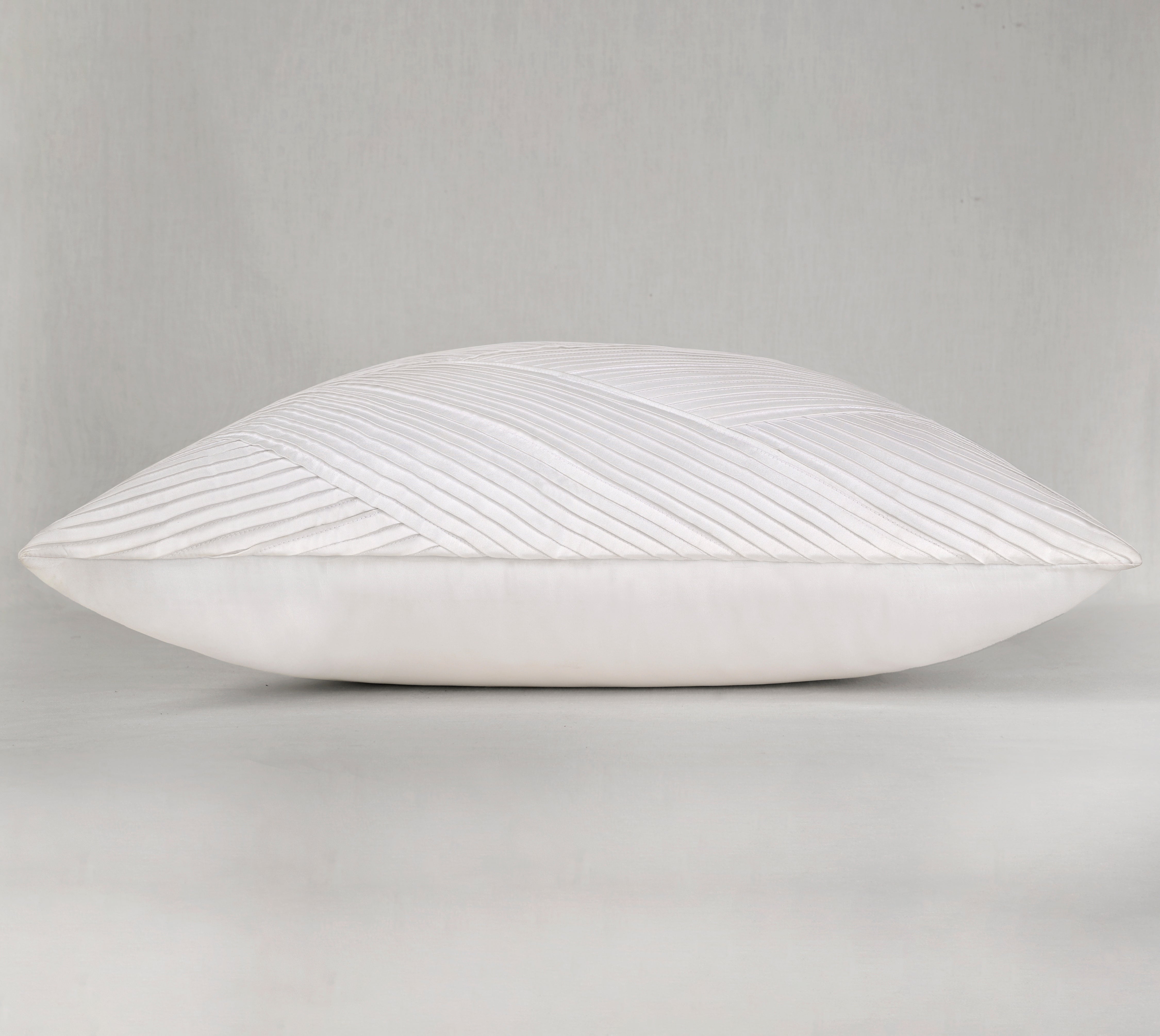 MELANGE White Pleated Cushion Cover