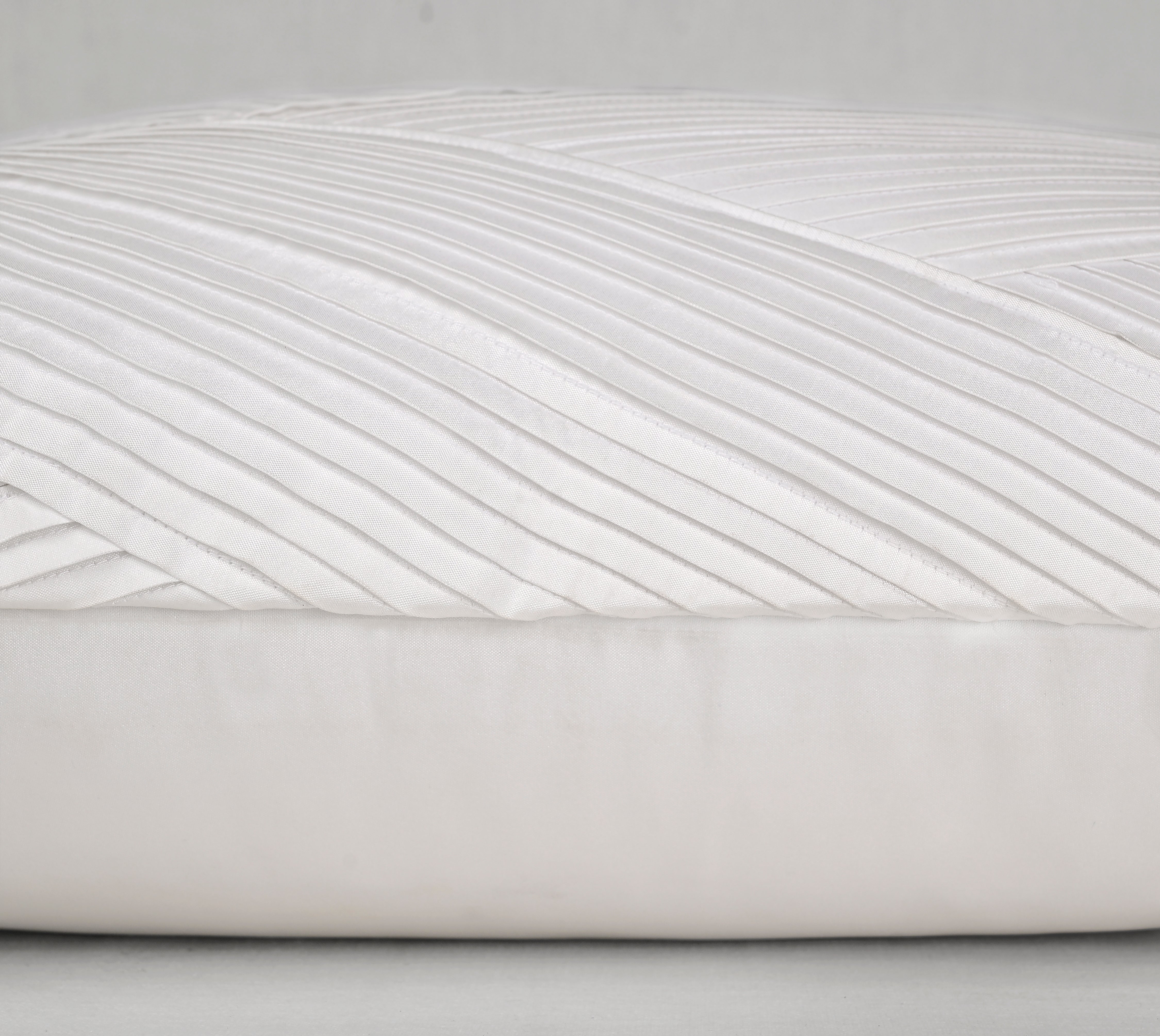 MELANGE White Pleated Cushion Cover