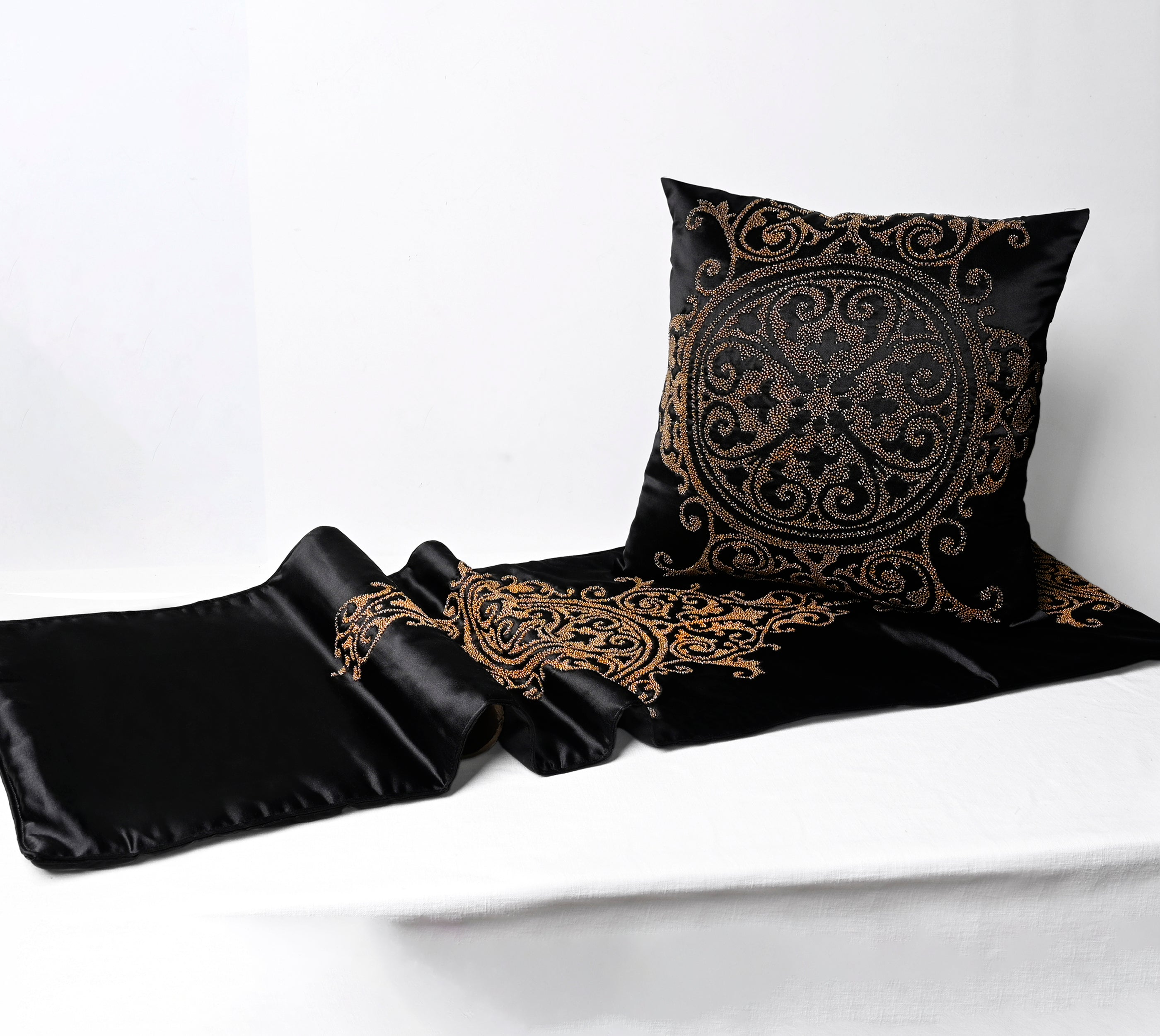 Black and Gold Bed Runner Set