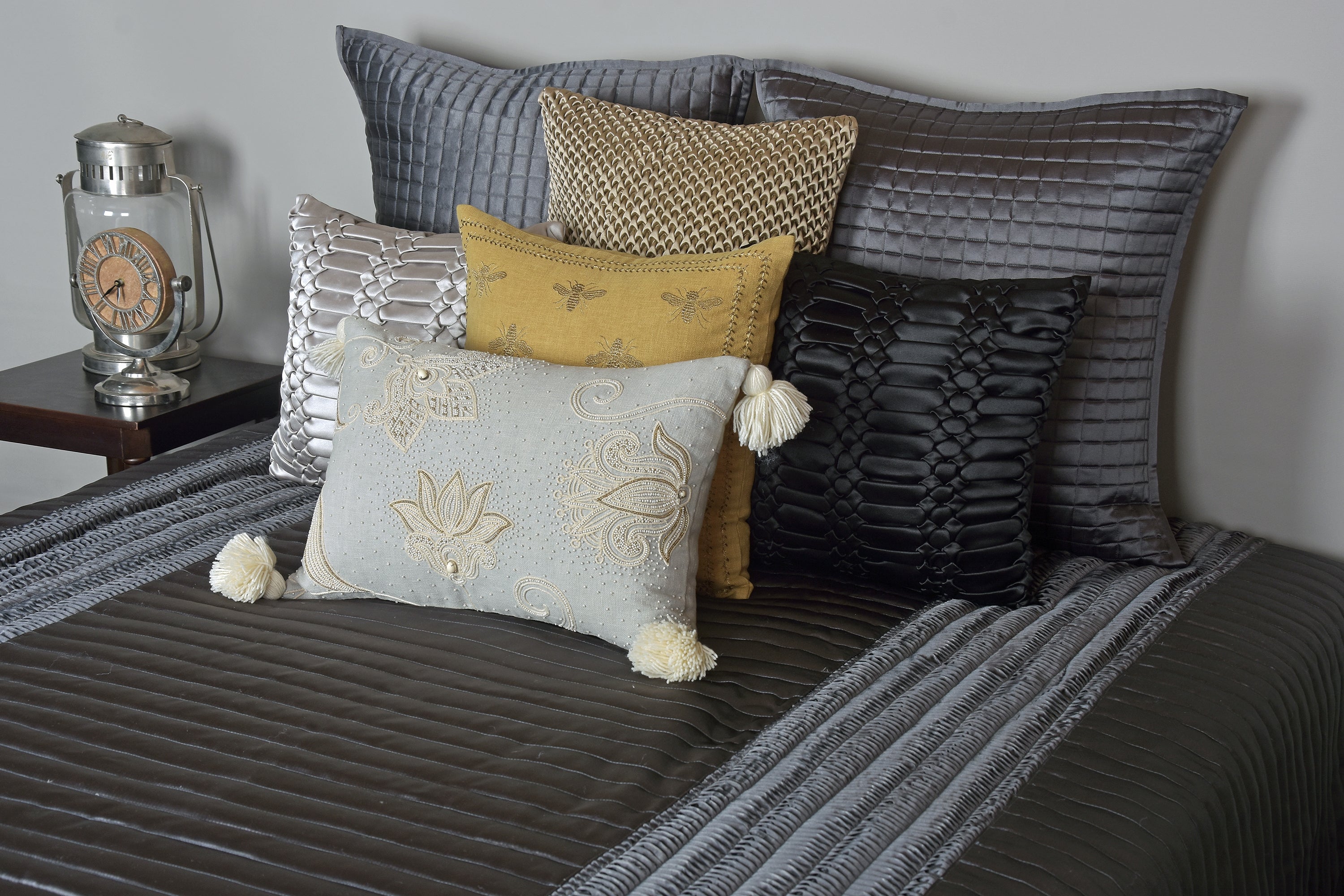 QUINCY Brown Bed Cover