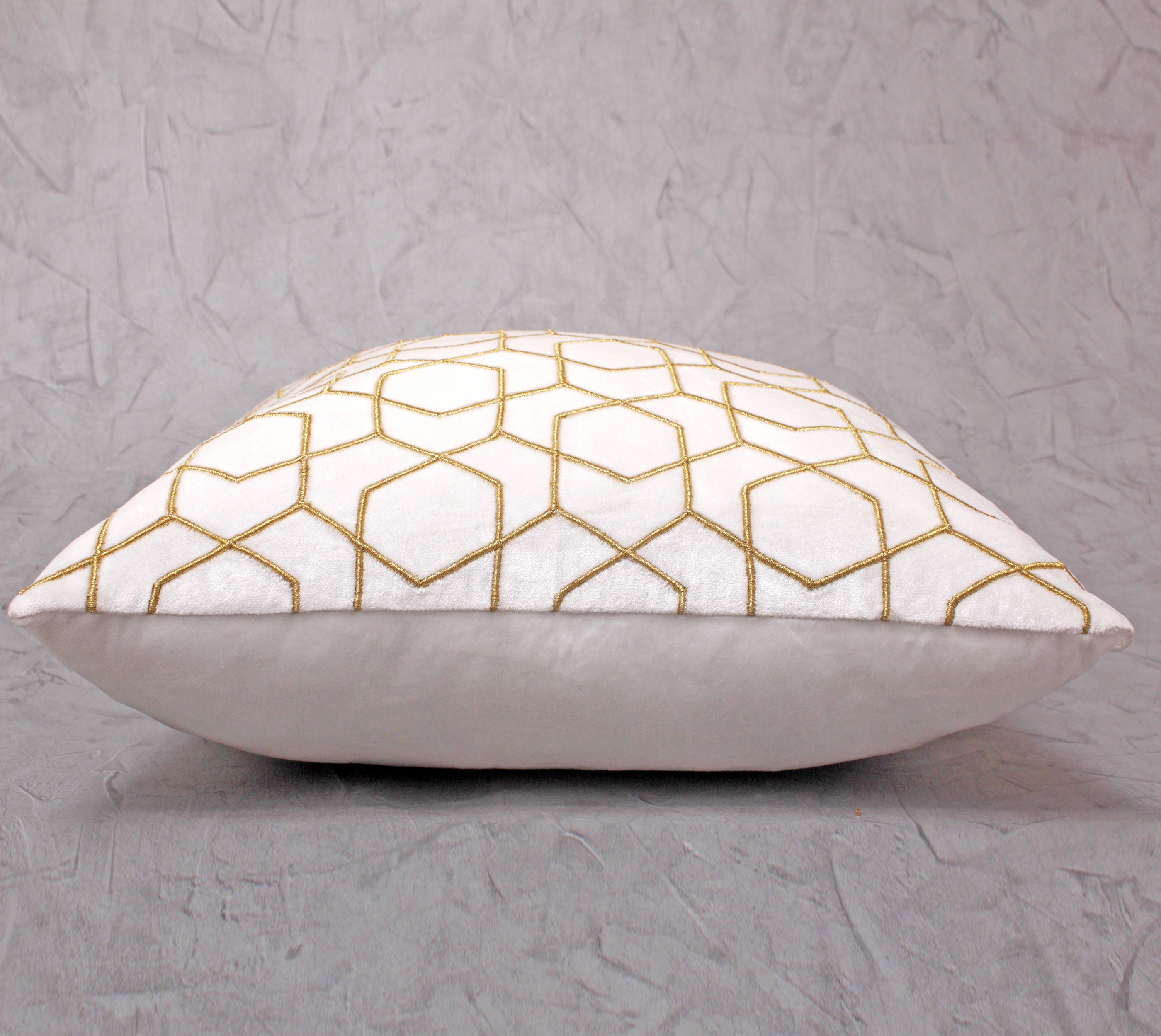 DAPHNE Off white Velvet Cushion Cover