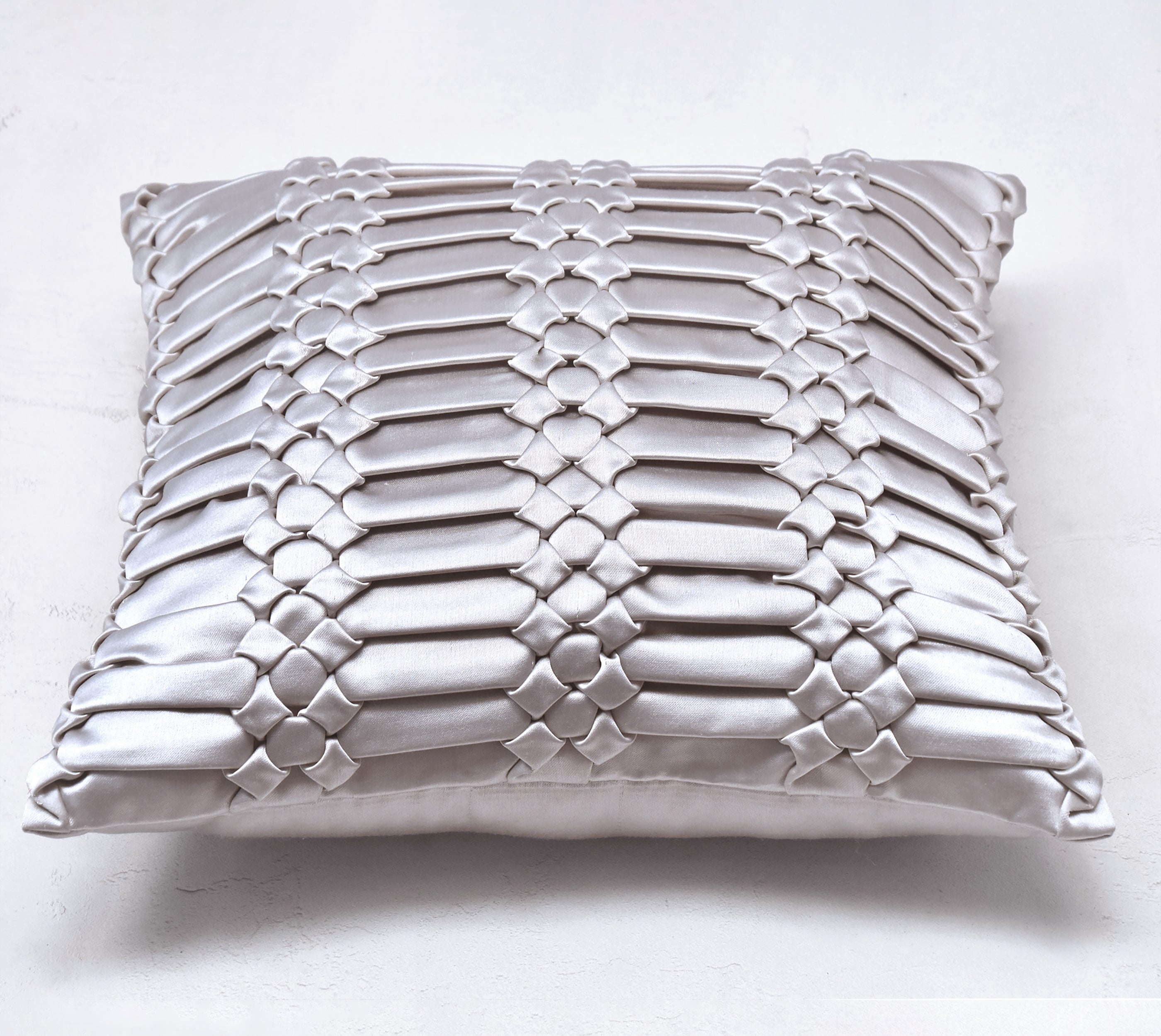 TRINITY Silver Smocking Cushion Cover