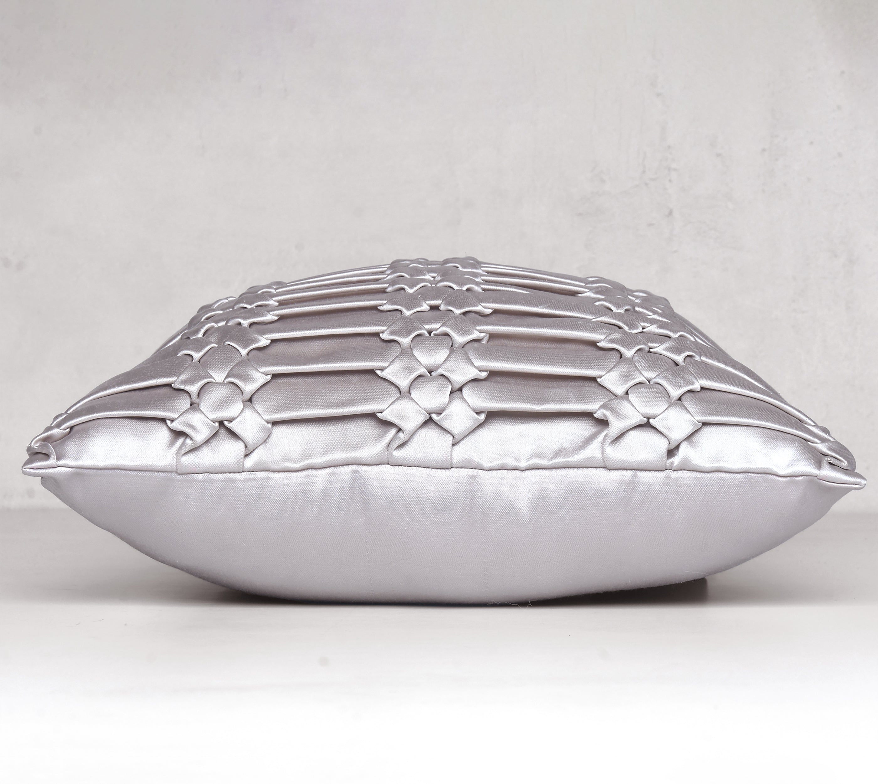 TRINITY Silver Smocking Cushion Cover