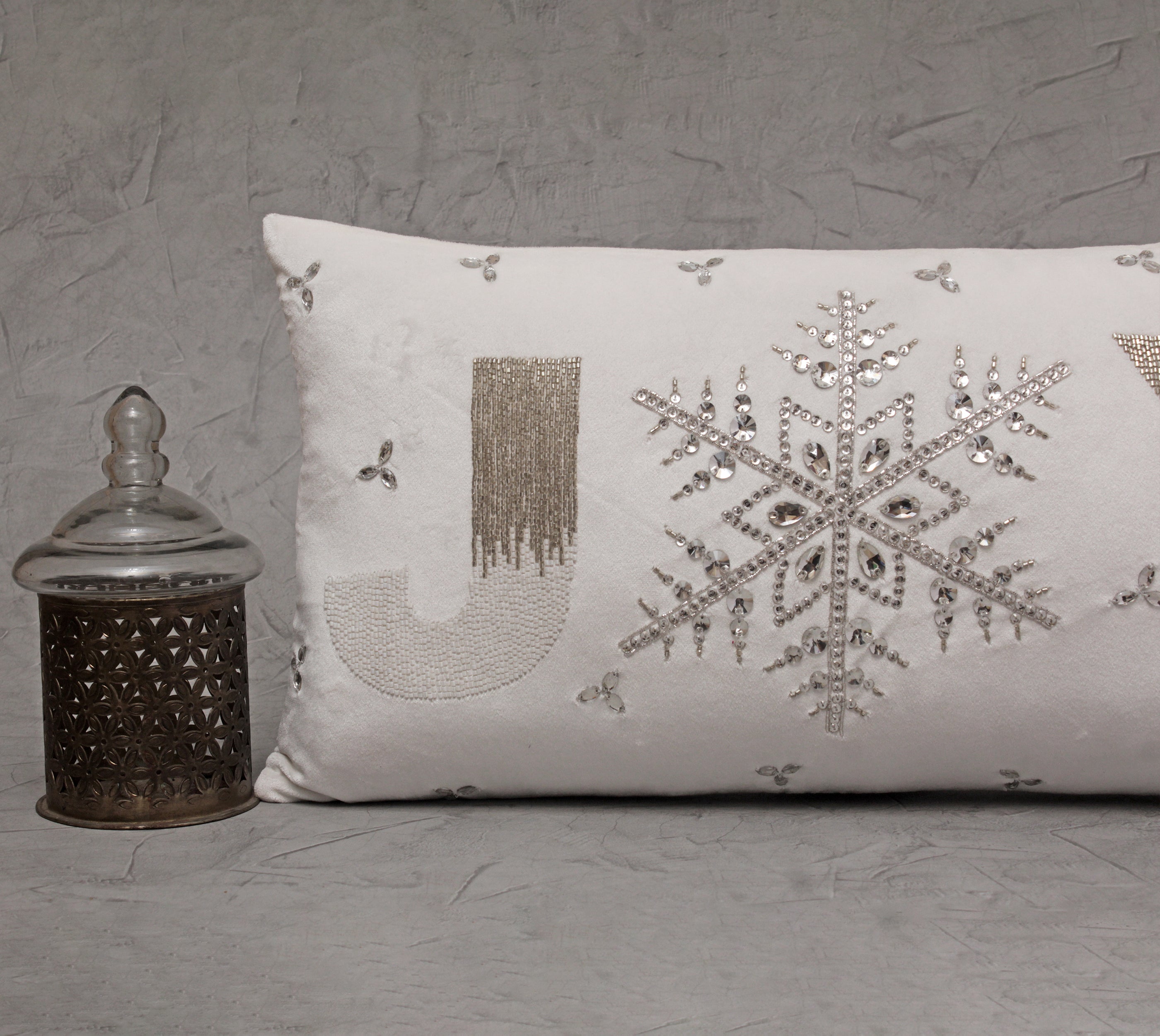 CHRISTMAS Off white Velvet Cushion Cover