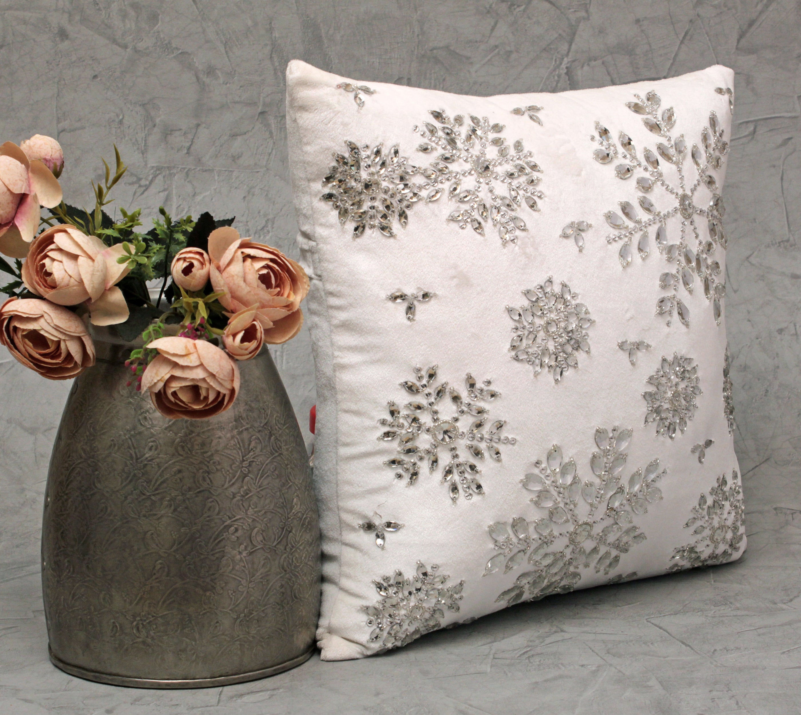 CHRISTMAS Off white Velvet Cushion Cover