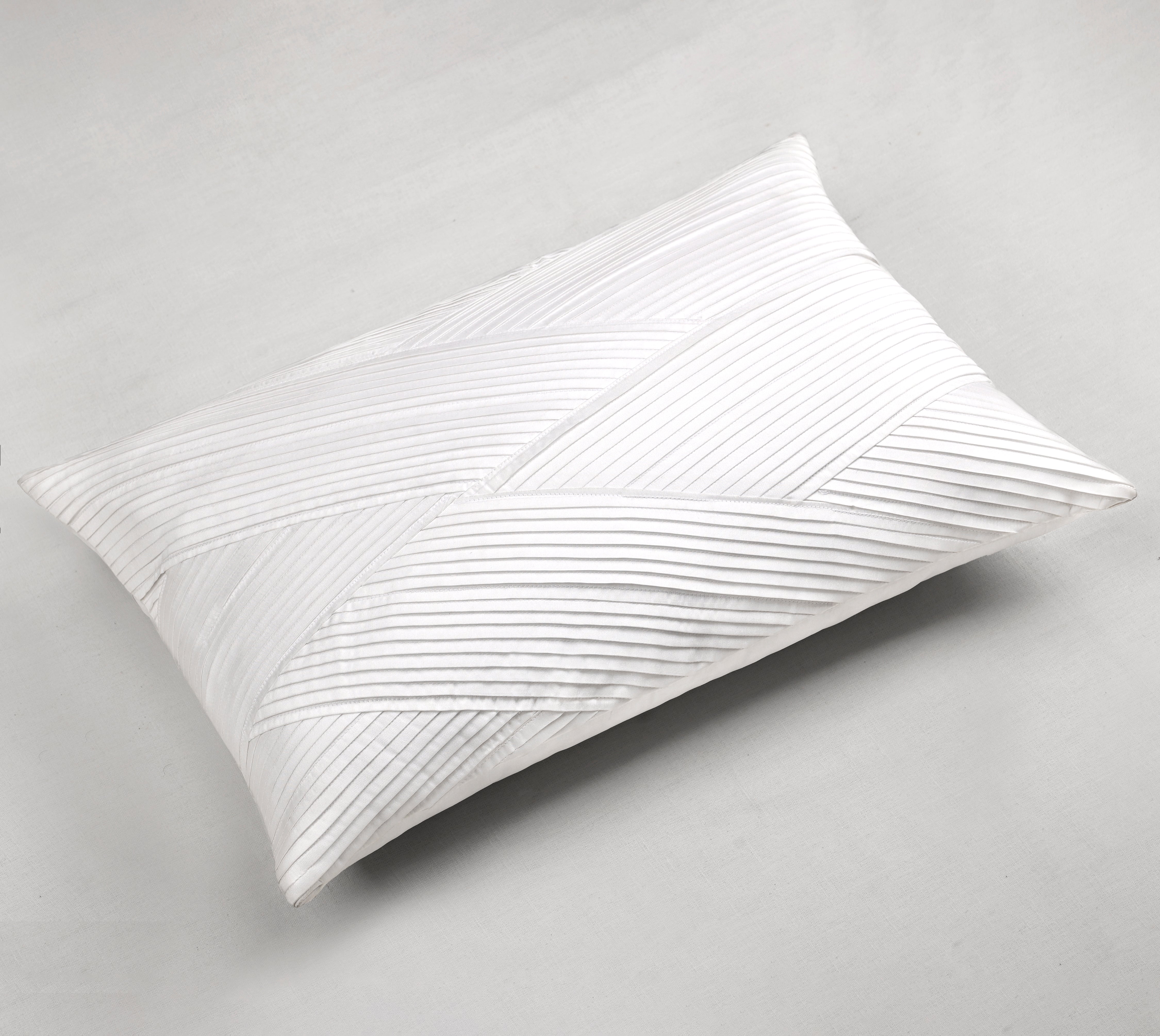 MELANGE White Pleated Cushion Cover