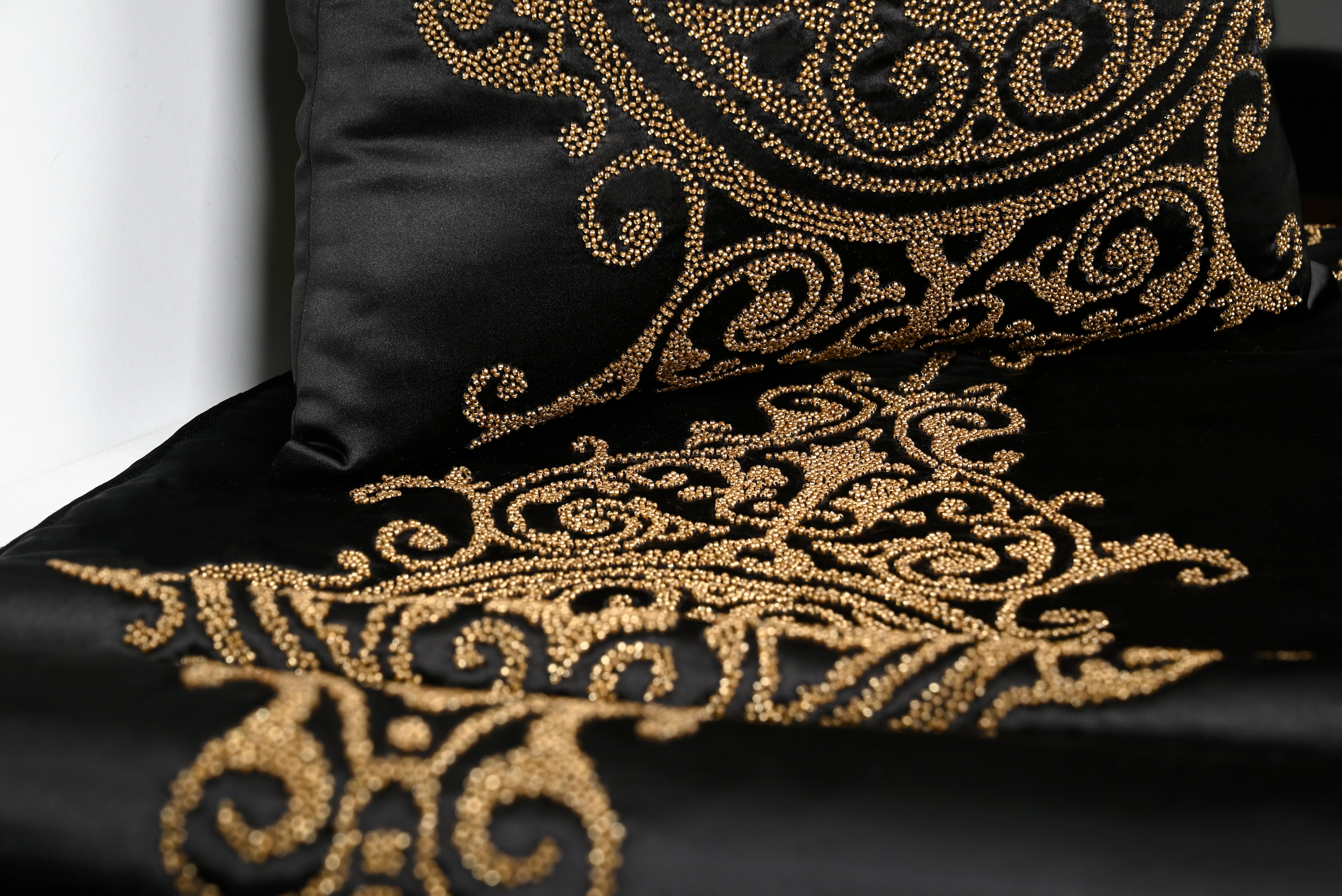 Black and Gold Bed Runner Set